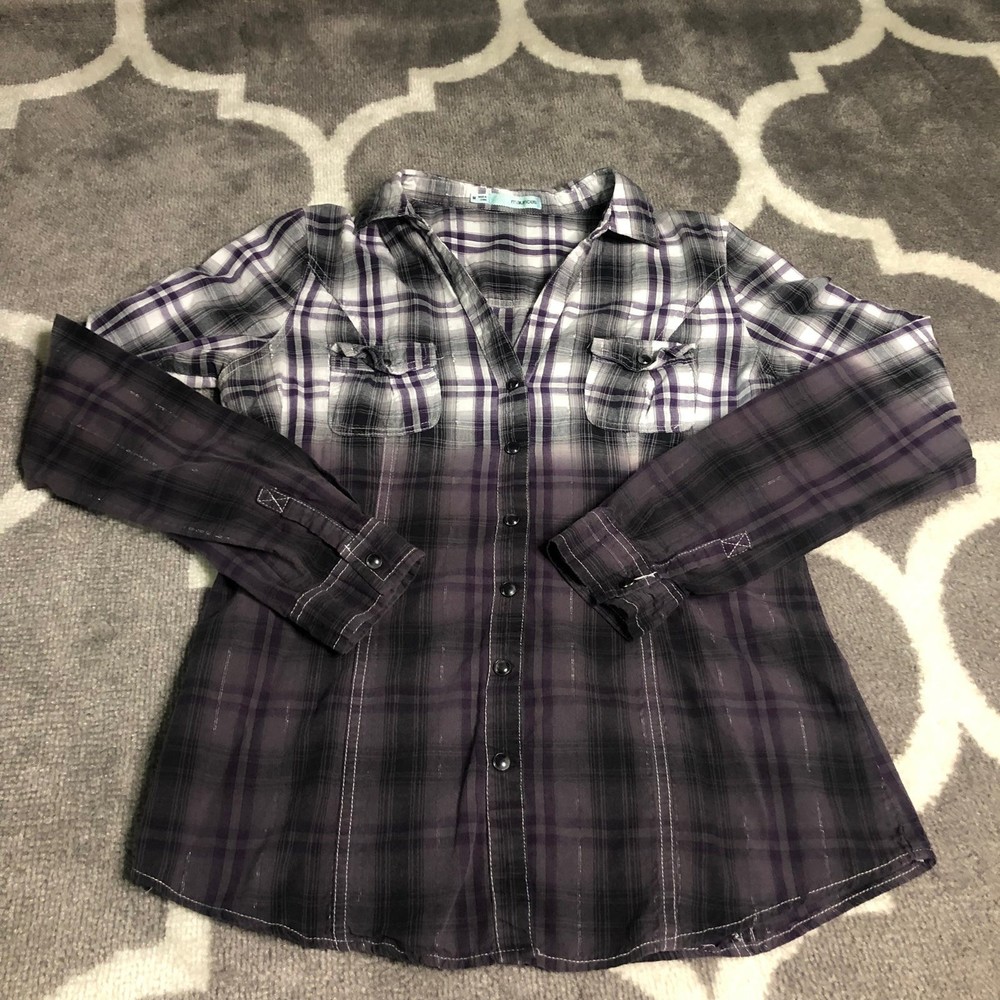 Maurices Shirt Womens Medium Purple Vneck Button Ombré Long Sleeve Plaid